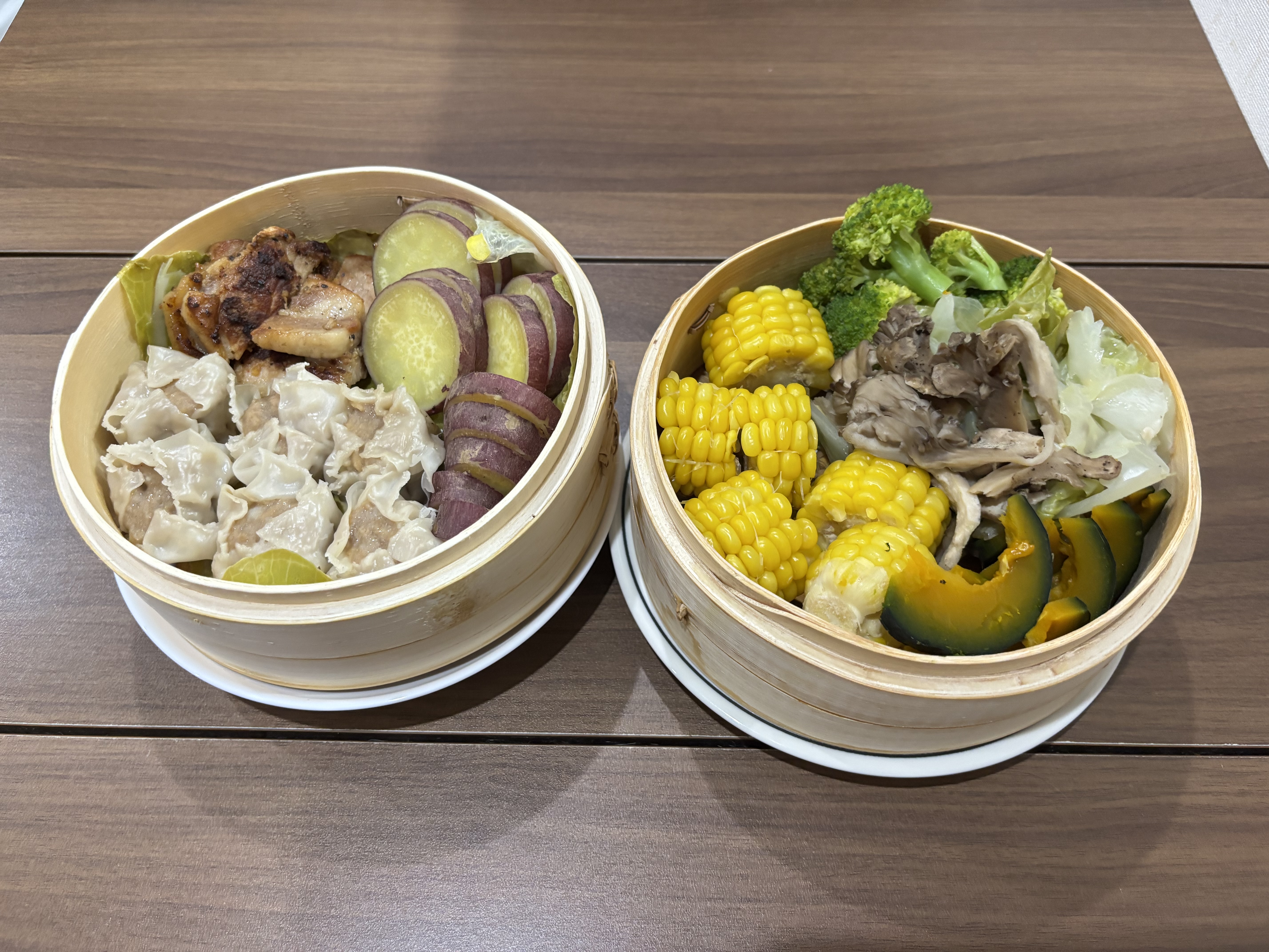 シュウマイと、野菜たちと、残り物のお肉のあたためです👍